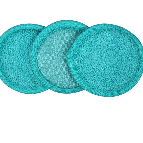 COPY - 💥Microfiber Facial Spa Scrubbers💥 - Picture 4 of 6